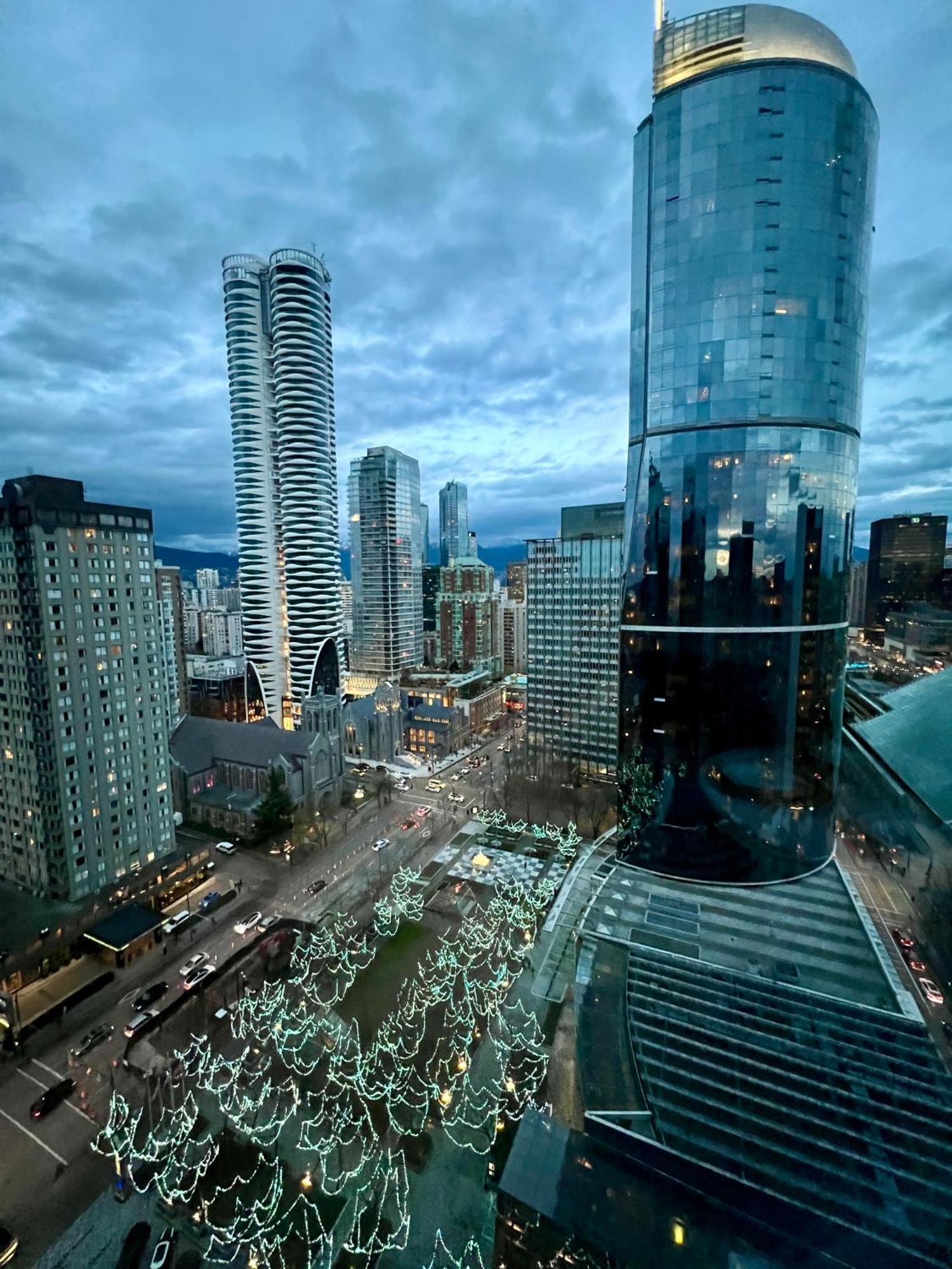 Ferienwohnung Stunning Skyline Views In A Cozy And Stylish Abode Vancouver Exterior foto