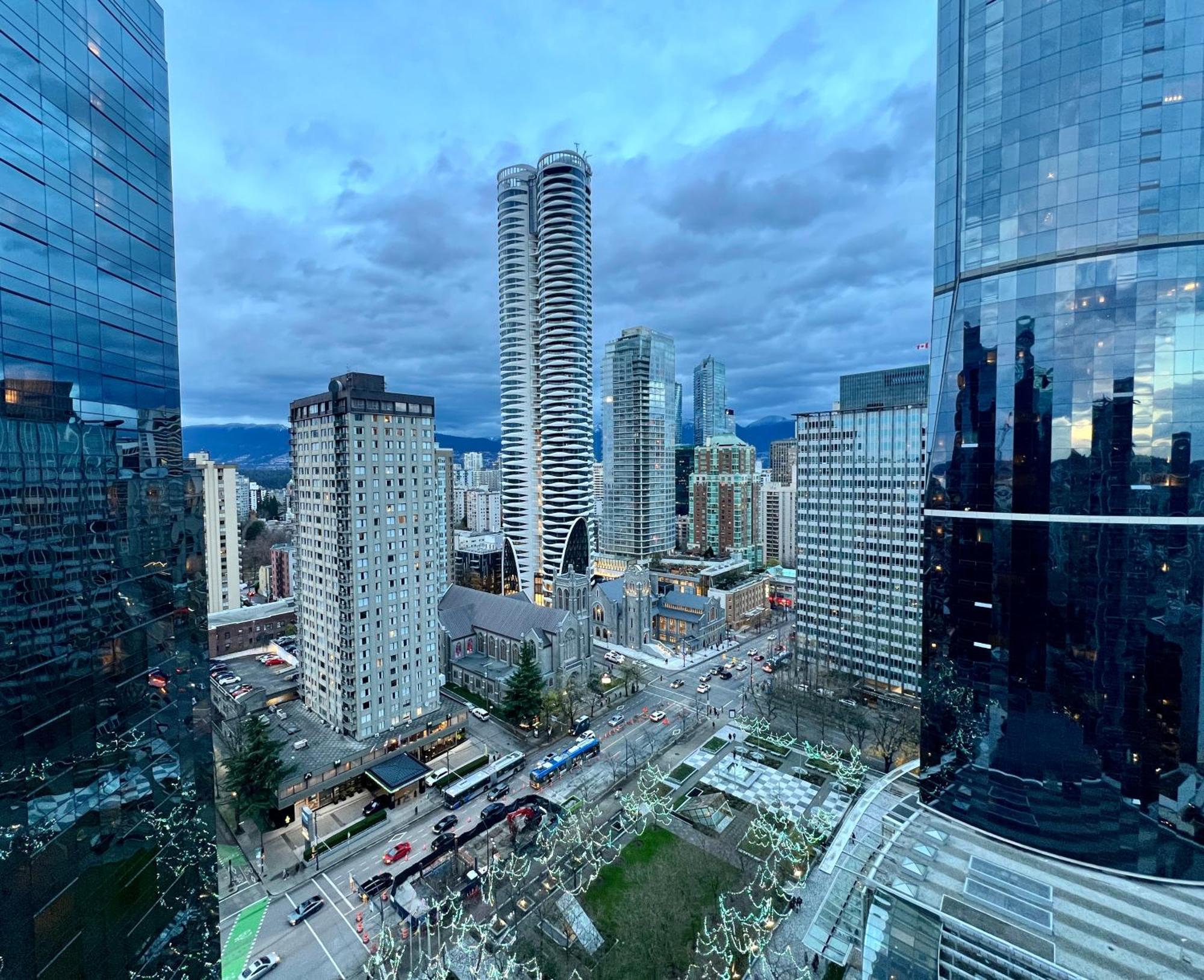 Ferienwohnung Stunning Skyline Views In A Cozy And Stylish Abode Vancouver Exterior foto